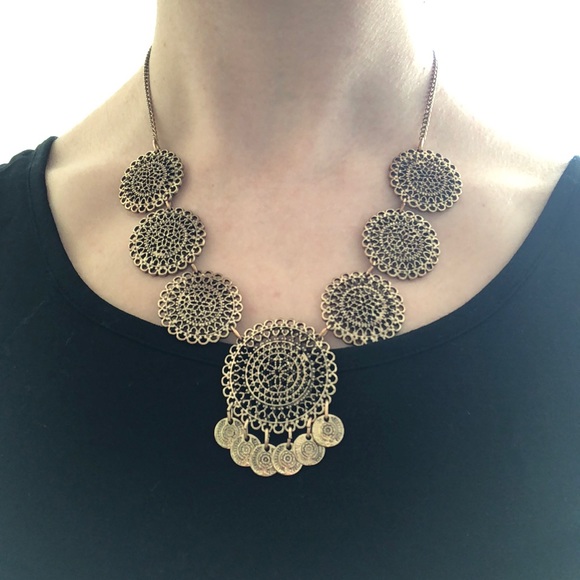 Funky Gold Necklace - Picture 1 of 1